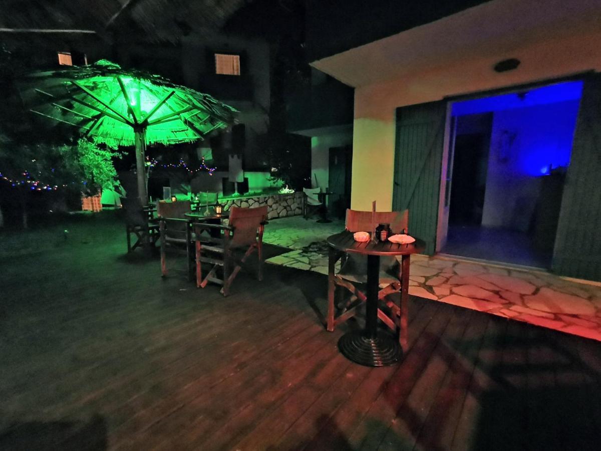 Iris Studios Áyios Nikítas Exterior photo